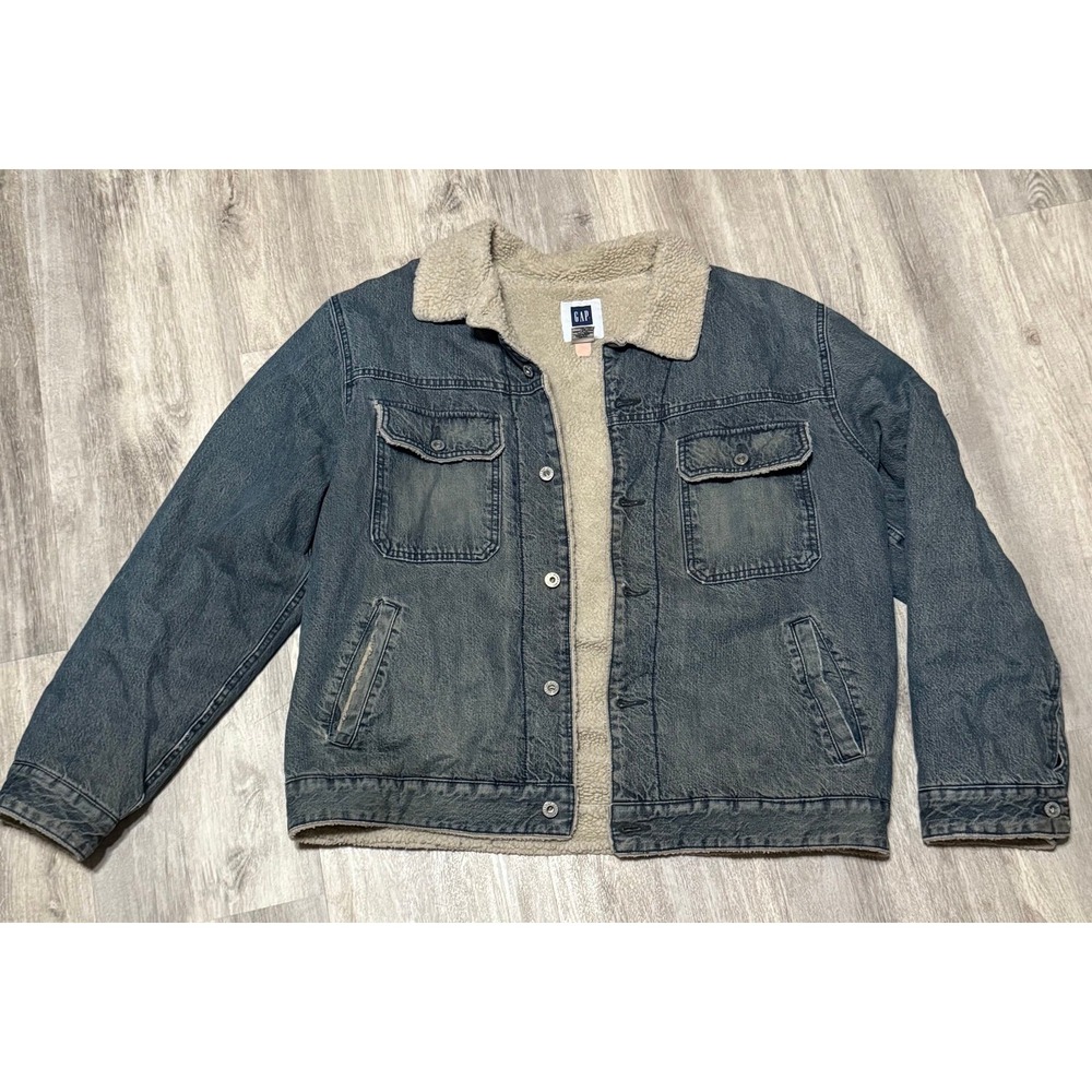Handsome Sherpa lined Gap denim Jean coat size XL